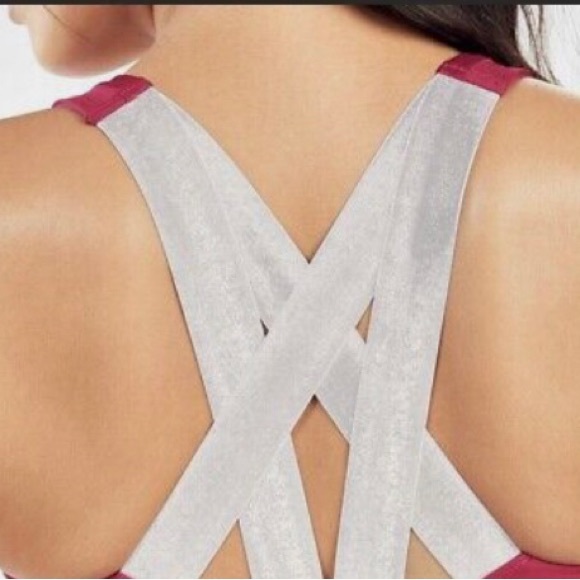 FABLETICS PAIGE LOW IMPACT RED/SILVER SPORTS BRA. SIZE ( XS) - Picture 2 of 12